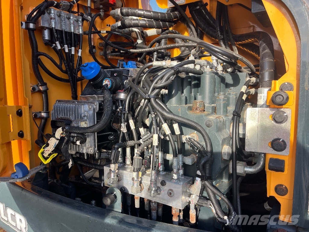 Hyundai HX 145 LCR Гусеничні екскаватори