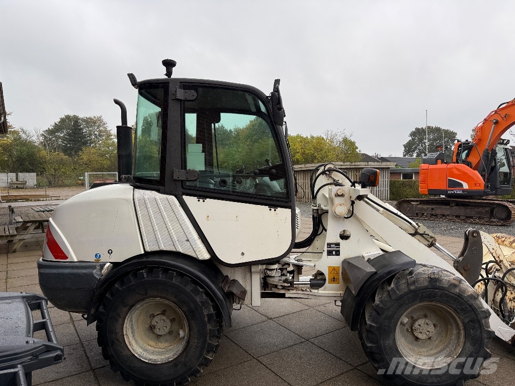 Volvo L 25 B Gumikerekes homlokrakodók
