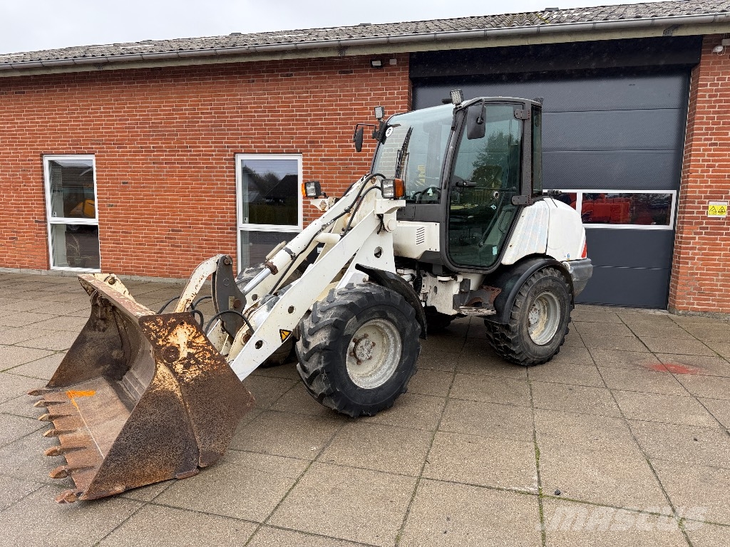 Volvo L 25 B Gumikerekes homlokrakodók