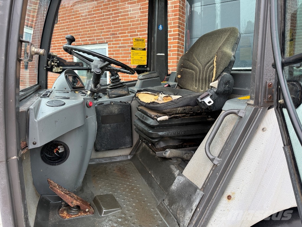 Volvo L 25 B Gumikerekes homlokrakodók
