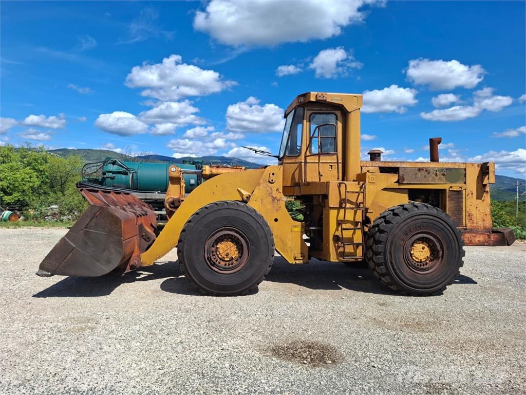 CAT 980C Gumikerekes homlokrakodók