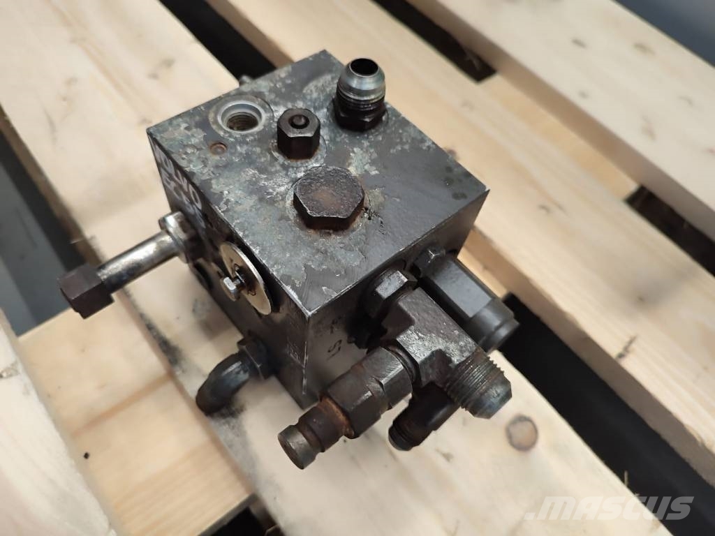 Volvo Hydraulic block 3036705 Volvo EC55 Hydraulics