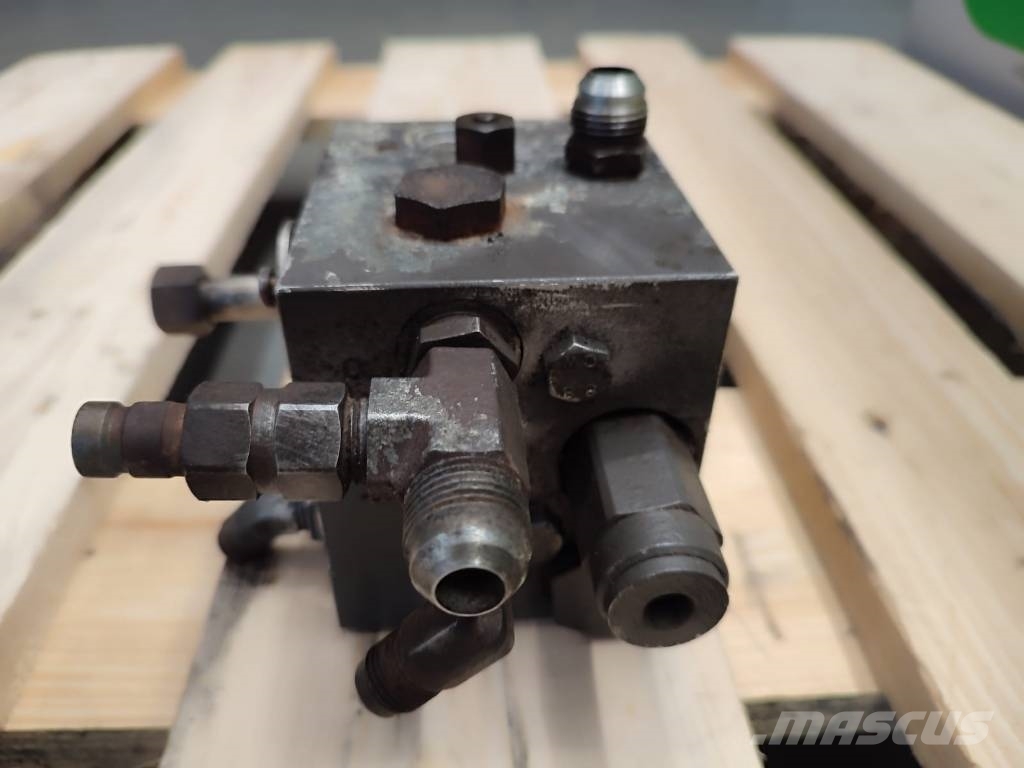 Volvo Hydraulic block 3036705 Volvo EC55 Hydraulics