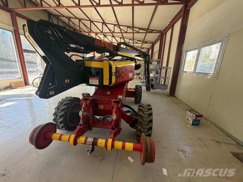 Manitou MANGO12 小型自走式ブームリフト