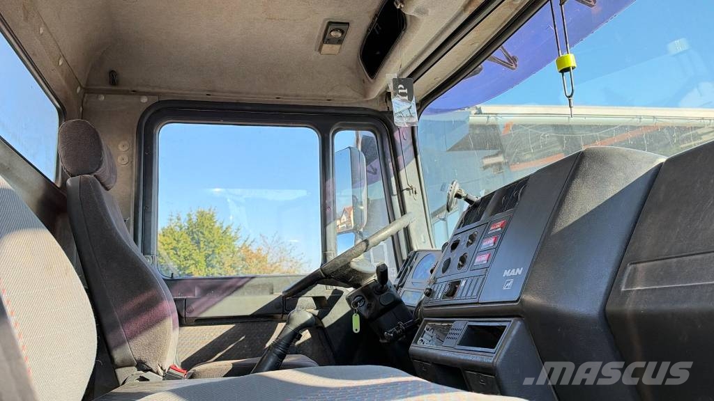 MAN 27.403 6X4 3 sided tipper Kiperi kamioni