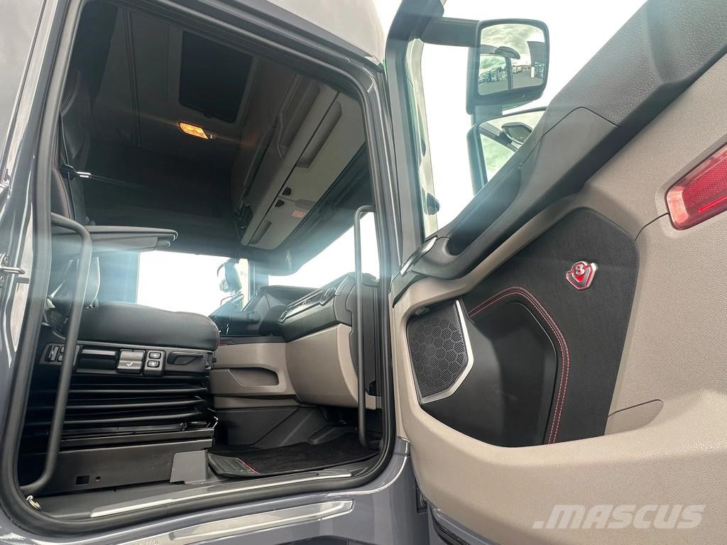 Scania S660 V8 6X4 B6X4 NB HAAKARM/ABROLLER/CONTAINERSYST Camiones elevadores de gancho