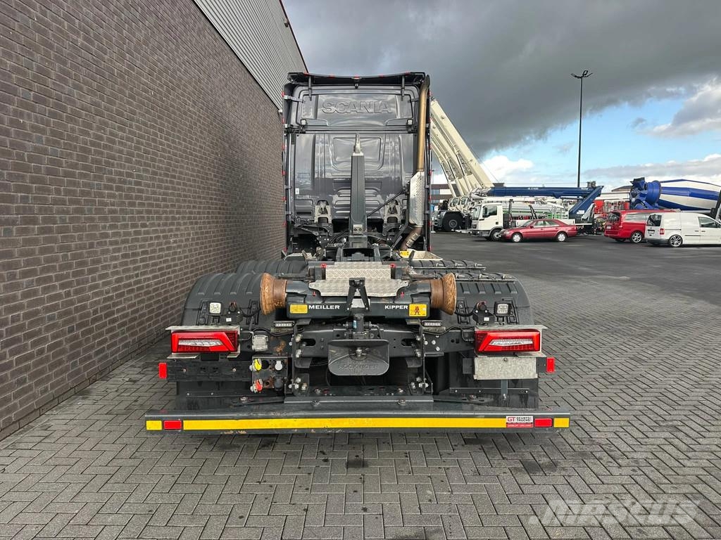 Scania S660 V8 6X4 B6X4 NB HAAKARM/ABROLLER/CONTAINERSYST Camiones elevadores de gancho
