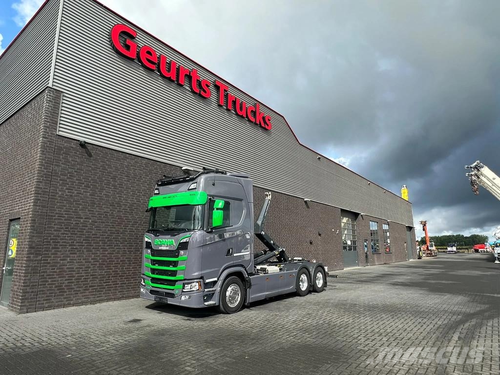 Scania S660 V8 6X4 B6X4 NB HAAKARM/ABROLLER/CONTAINERSYST Camiones elevadores de gancho