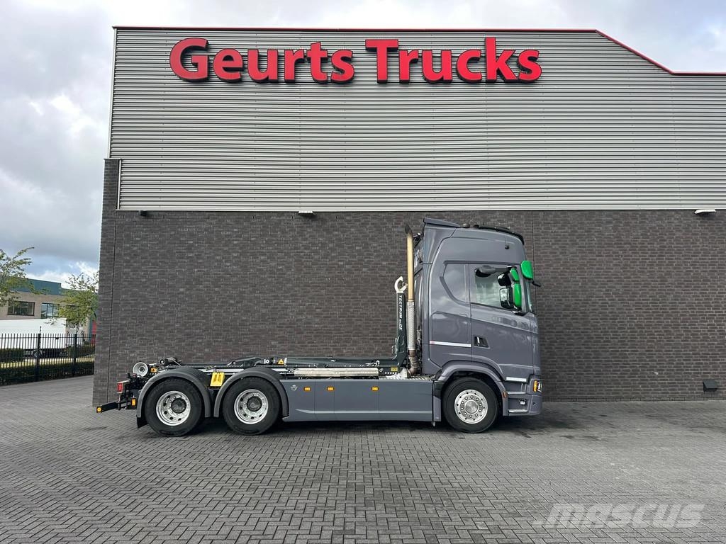 Scania S660 V8 6X4 B6X4 NB HAAKARM/ABROLLER/CONTAINERSYST Camiones elevadores de gancho
