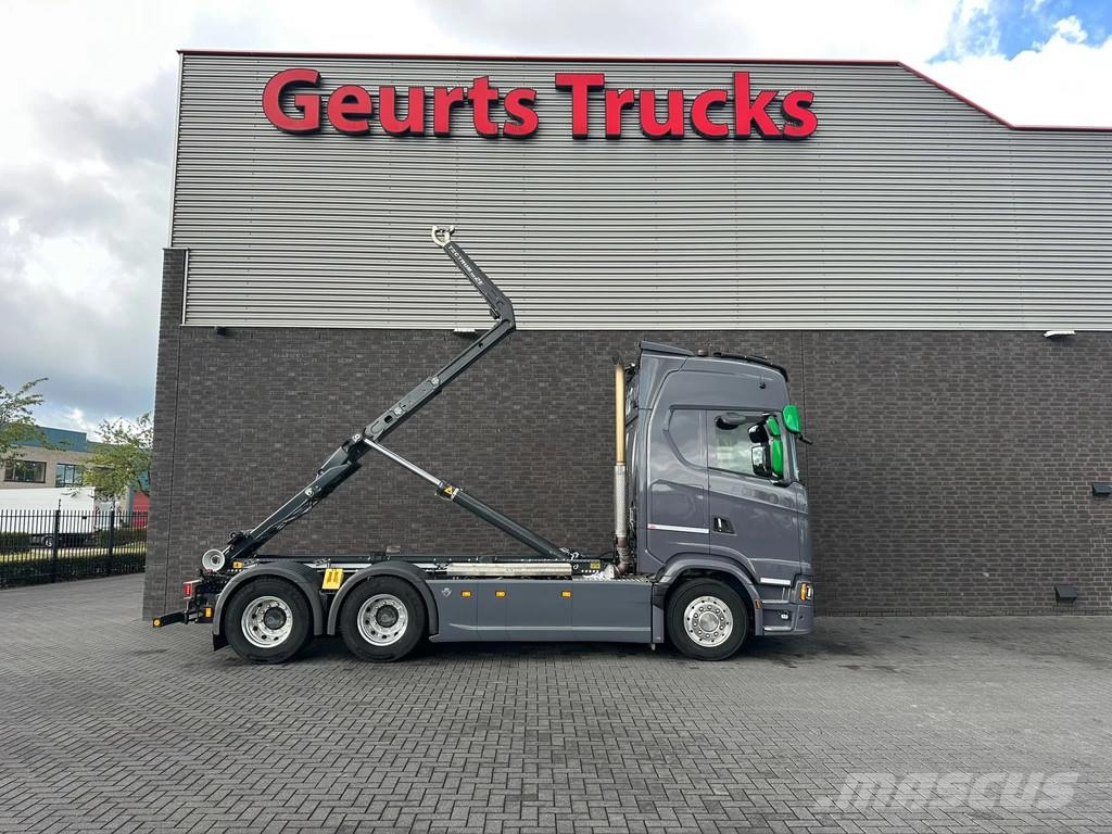 Scania S660 V8 6X4 B6X4 NB HAAKARM/ABROLLER/CONTAINERSYST Camiones elevadores de gancho