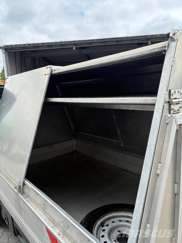 Goupil G4 elektrische wagen met afval container Camion dei rifiuti