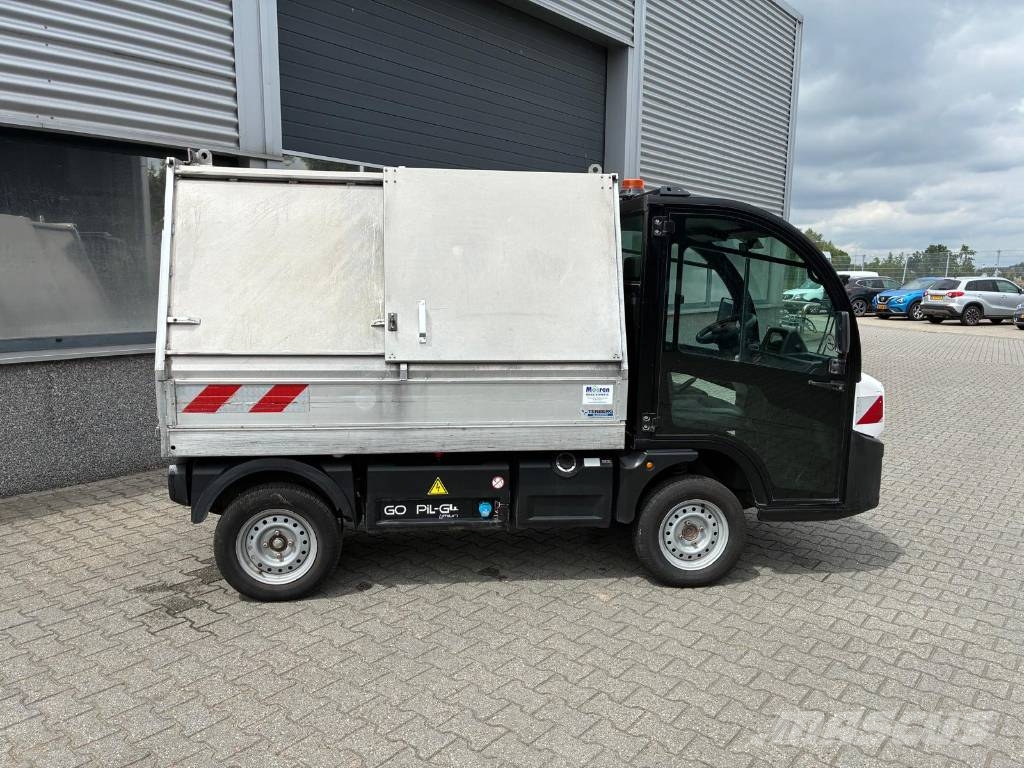 Goupil G4 elektrische wagen met afval container Camion dei rifiuti