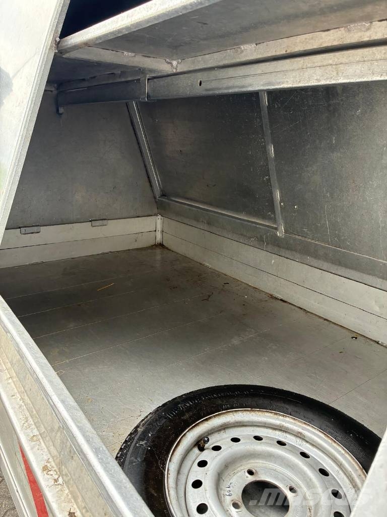 Goupil G4 elektrische wagen met afval container Camion dei rifiuti