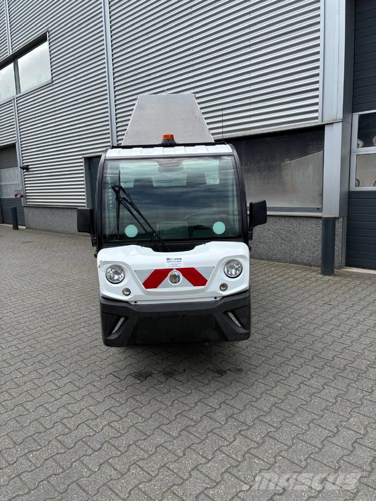 Goupil G4 elektrische wagen met afval container Camion dei rifiuti