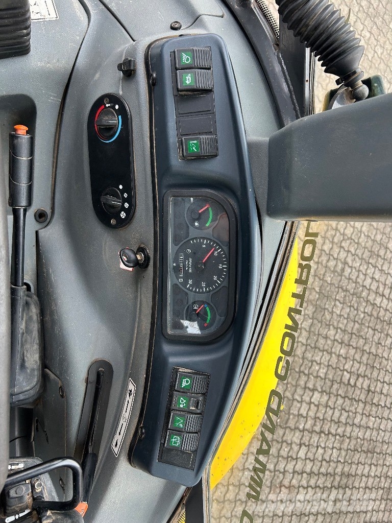 New Holland LB 115 B-4 PS Екскаватори-навантажувачі