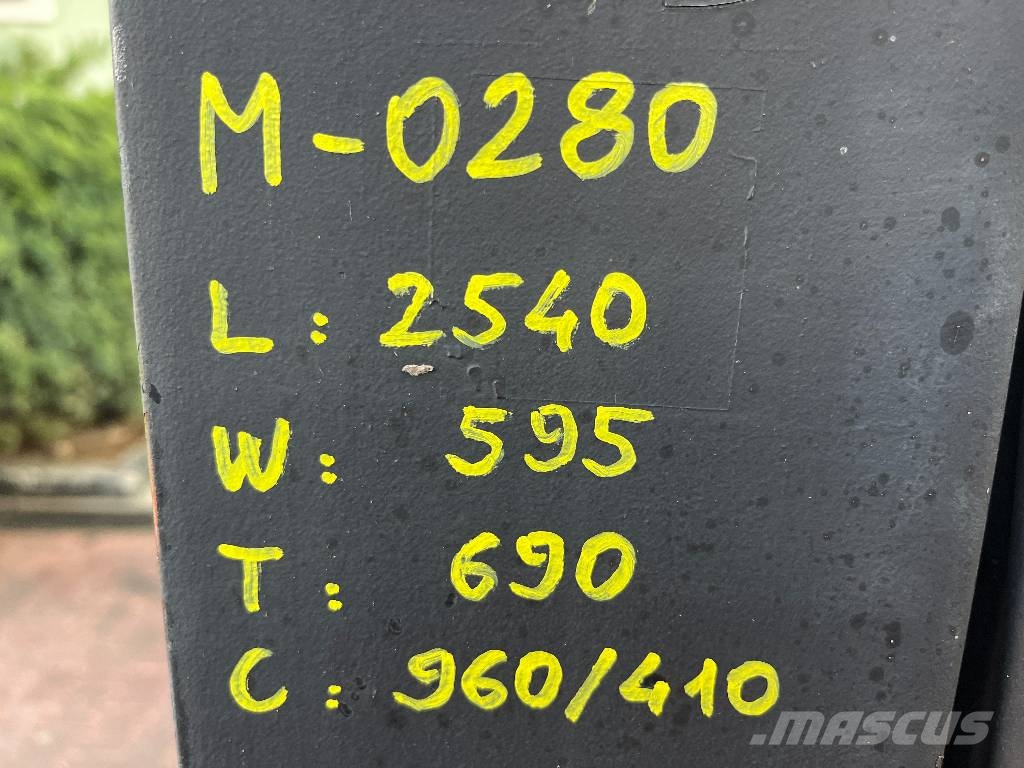 Hyundai HALLA 15L-7 LPG V-4188 IO Камиони с АГУ