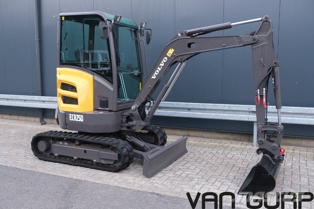 Volvo ECR 25 D | 2016 | 2763h حفارات صغيرة أقل من 7 طن (حفارات صغيرة)