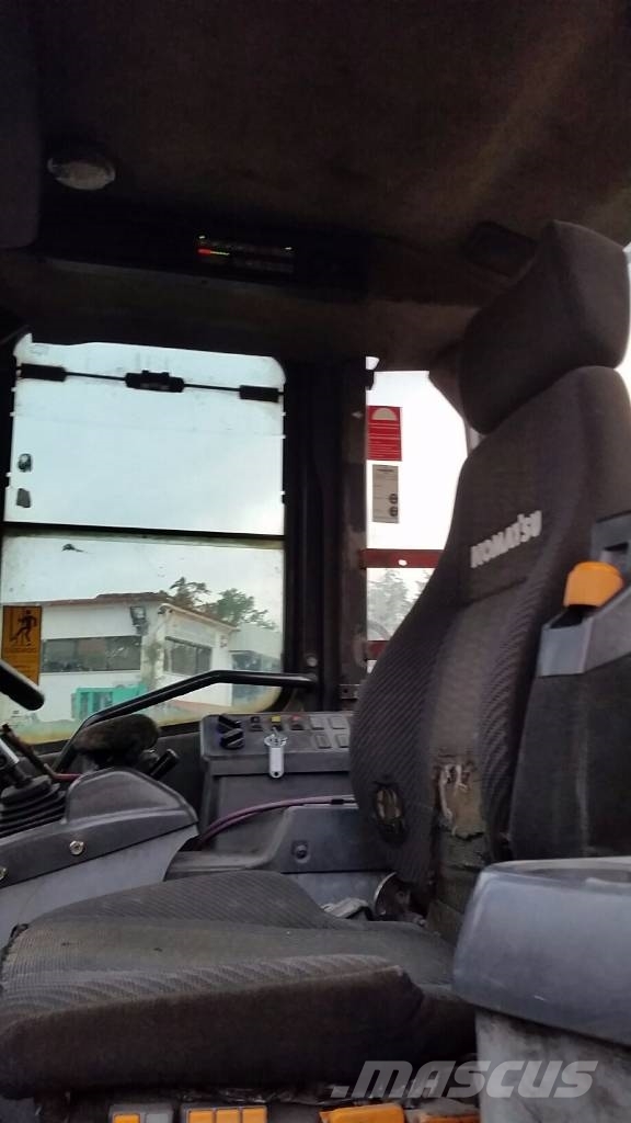 Komatsu WA470-5 لوادر بعجل