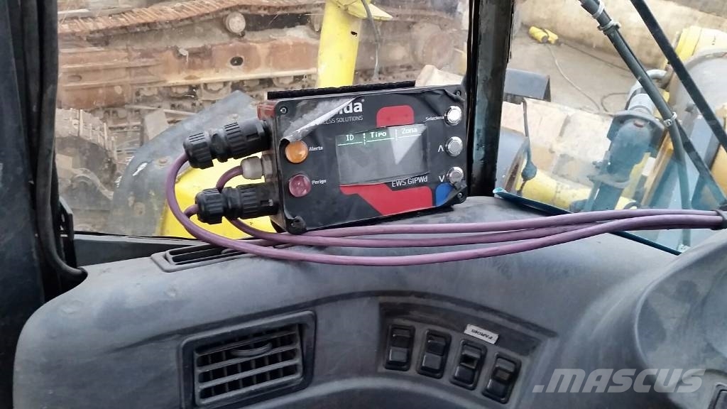 Komatsu WA470-5 لوادر بعجل