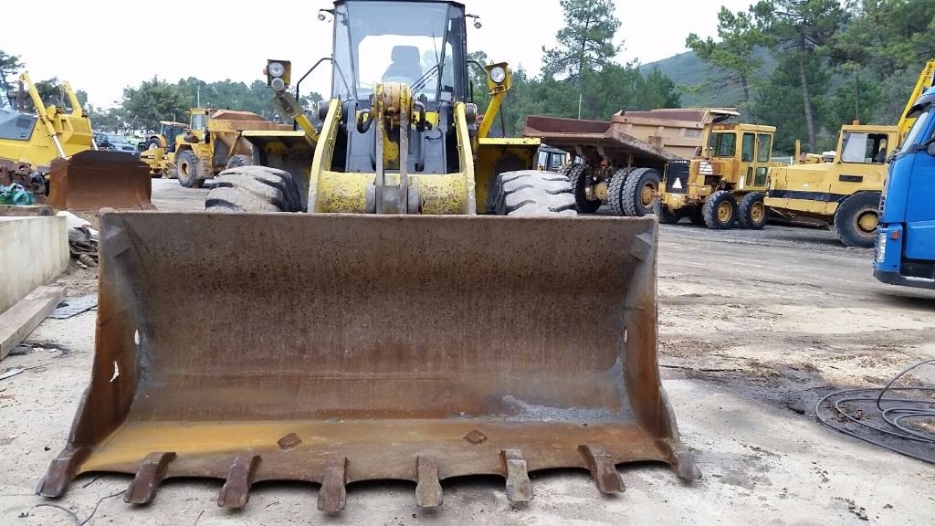 Komatsu WA470-5 لوادر بعجل