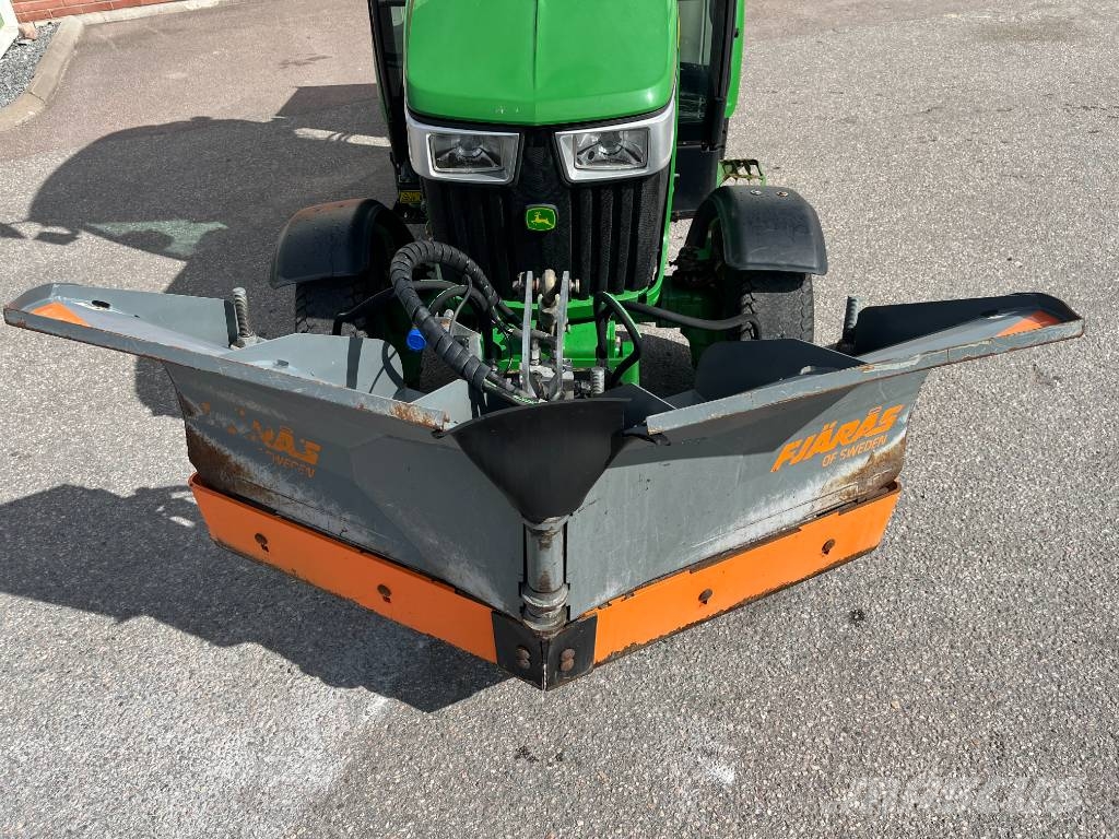 John Deere 3045 R Tractores compactos