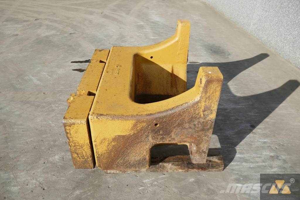 CAT D8T Counterweight Предни тежести