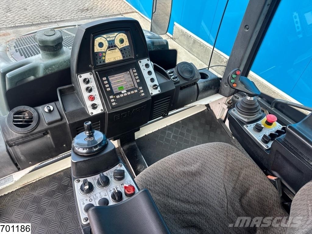 Bomag BW 174 AP-4 AM 74 kW, 7485 hr مداحل متنوعة