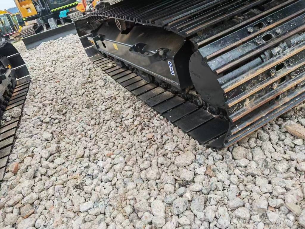 Volvo EC 140 حفارات زحافة