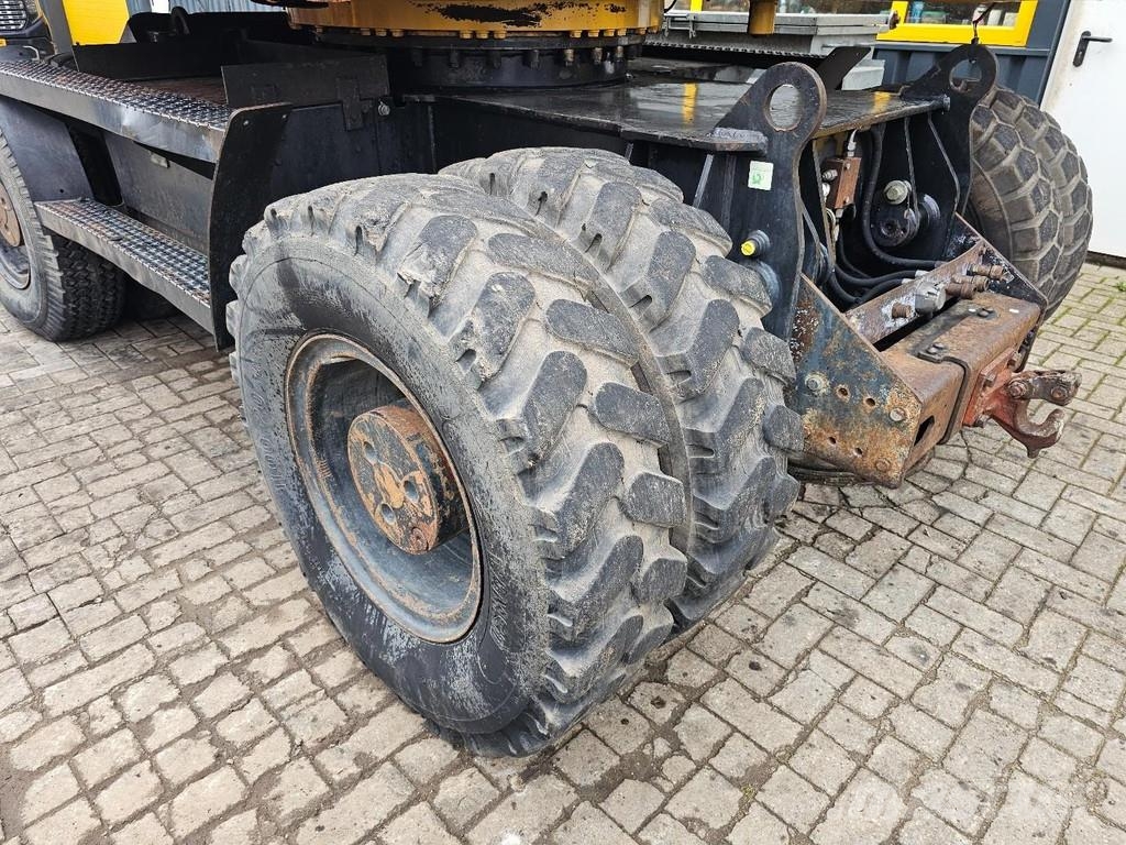 CAT M316D Ekskavatori uz riteņiem