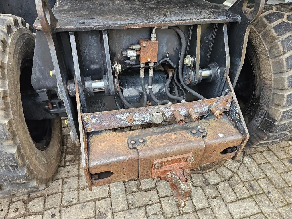 CAT M316D Ekskavatori uz riteņiem