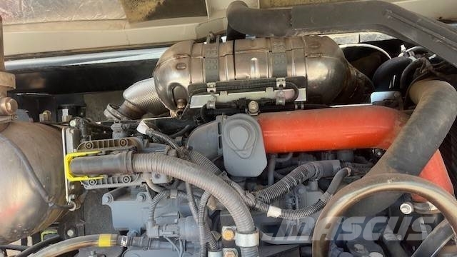 Takeuchi TB295W 轮式挖掘机