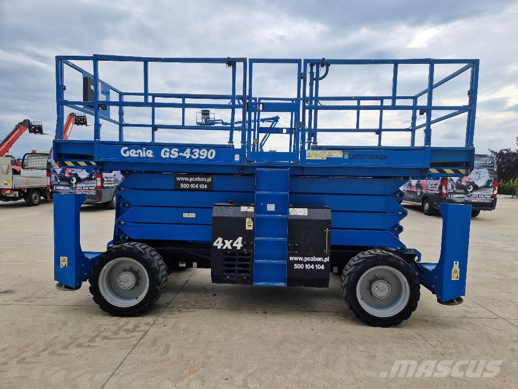Genie GS 4390 BC59 Žirkliniai keltuvai