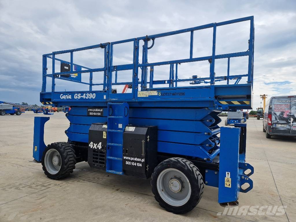 Genie GS 4390 BC59 Žirkliniai keltuvai