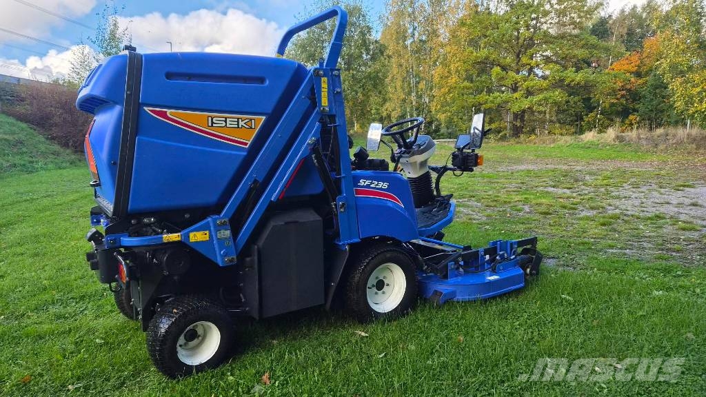 Iseki SF 235 ركوب الحشائش