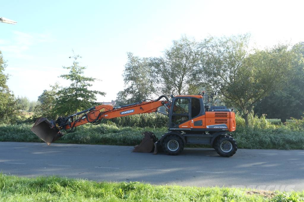 Doosan DX 170 W-5 Mobiele kraan | 9500u | DKS | Vacuüm Ratasekskavaatorid