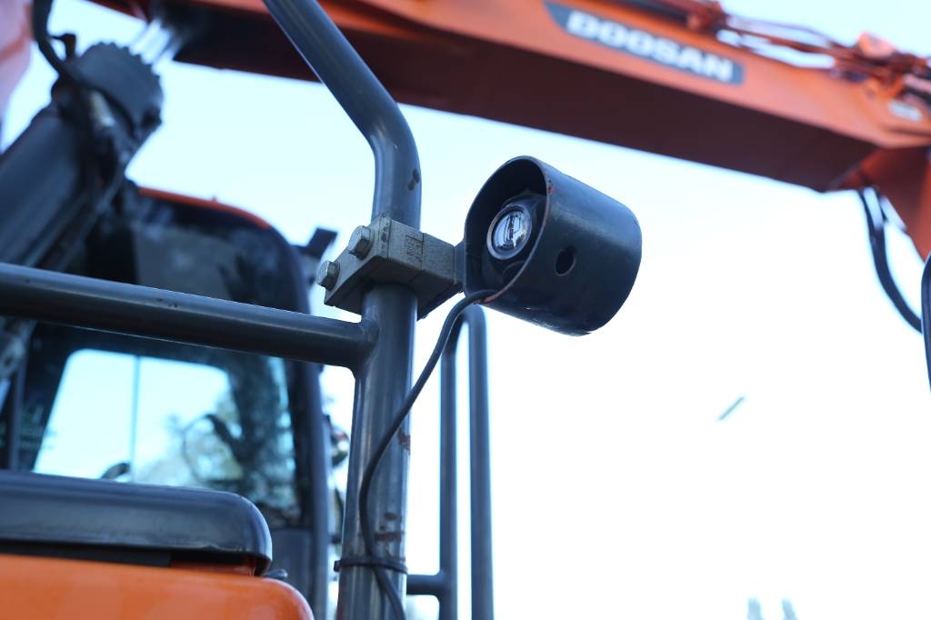 Doosan DX 170 W-5 Mobiele kraan | 9500u | DKS | Vacuüm Ratasekskavaatorid
