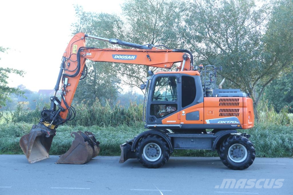 Doosan DX170W Mobiele kraan | 9500u | DKS | Vacuüm | GPS Pyöräkaivukoneet