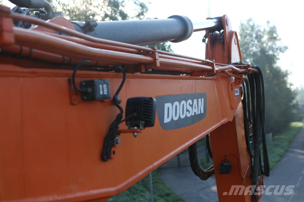 Doosan DX170W Mobiele kraan | 9500u | DKS | Vacuüm | GPS Pyöräkaivukoneet