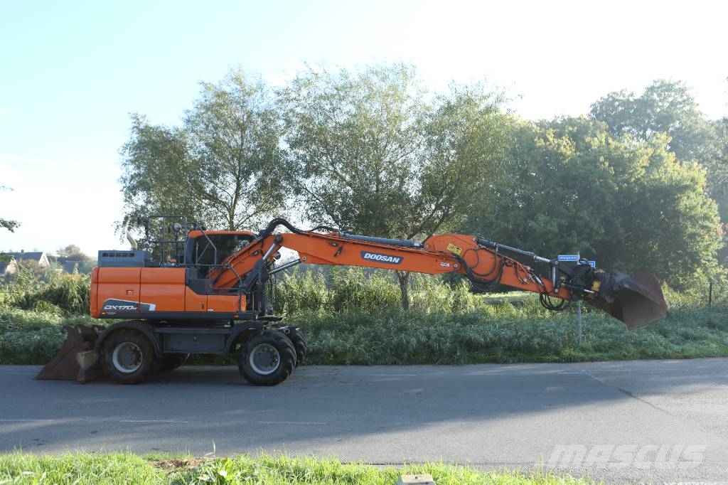 Doosan DX170W Mobiele kraan | 9500u | DKS | Vacuüm | GPS Pyöräkaivukoneet
