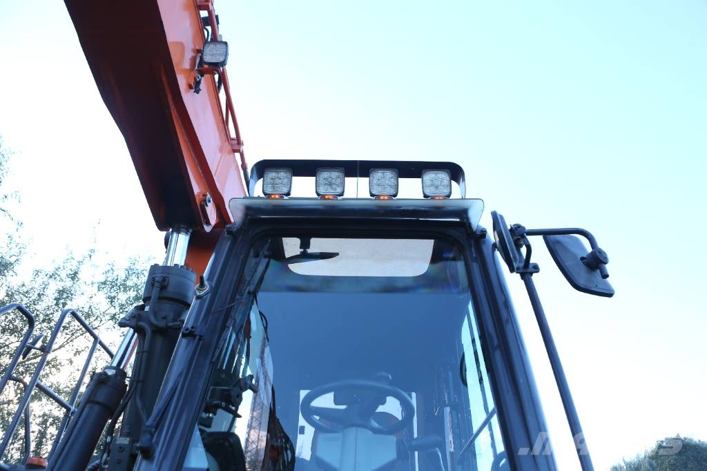Doosan DX170W Mobiele kraan | 9500u | DKS | Vacuüm | GPS Pyöräkaivukoneet