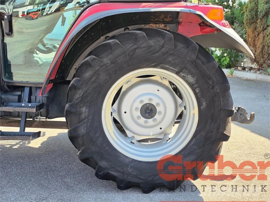 Case IH JXU 75 الجرارات