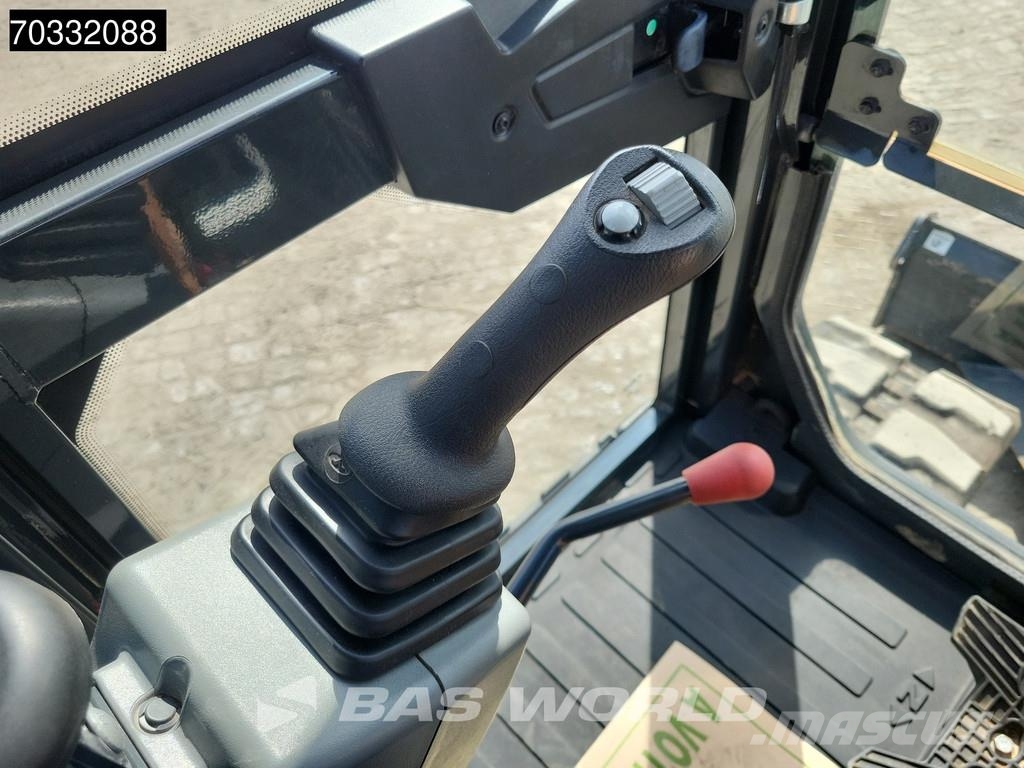 Bobcat E88 A/C - Like New! Mini excavators < 7t (Mini diggers)
