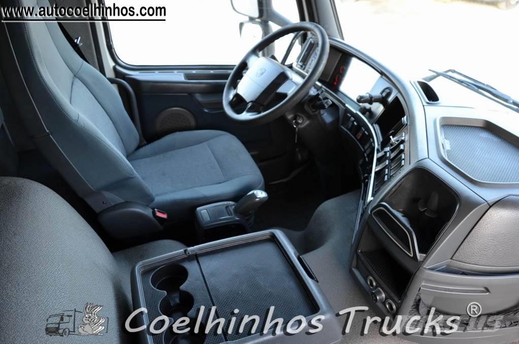 Volvo FM 330 Camiones con chasís y cabina