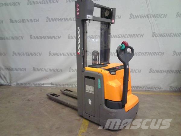 Jungheinrich EJC 214z Ledestablere