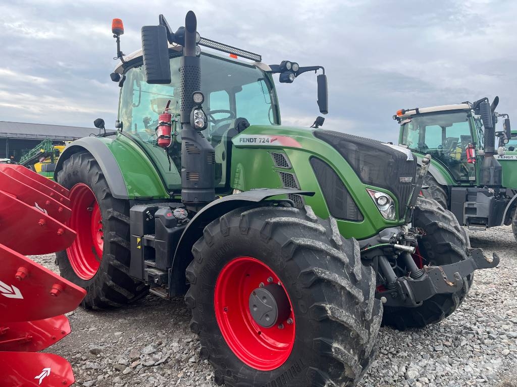 Fendt 724 Vario Traktoren