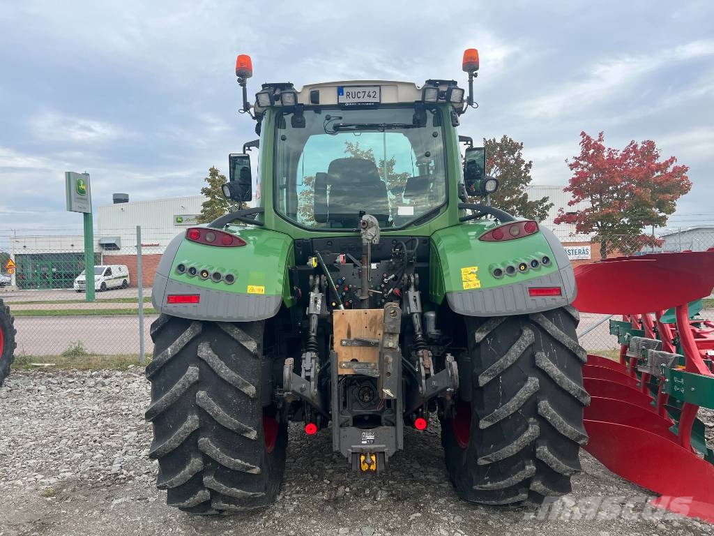 Fendt 724 Vario Traktoren