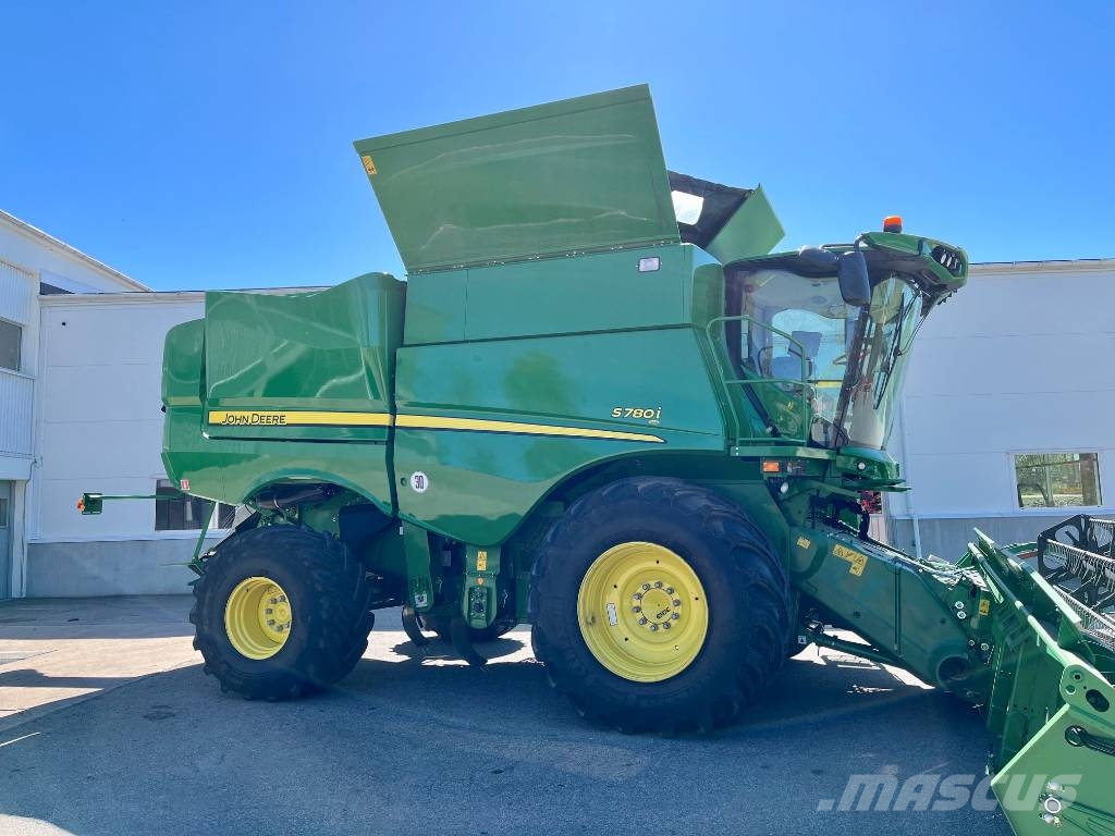 John Deere S 780 Sklízecí mlátičky