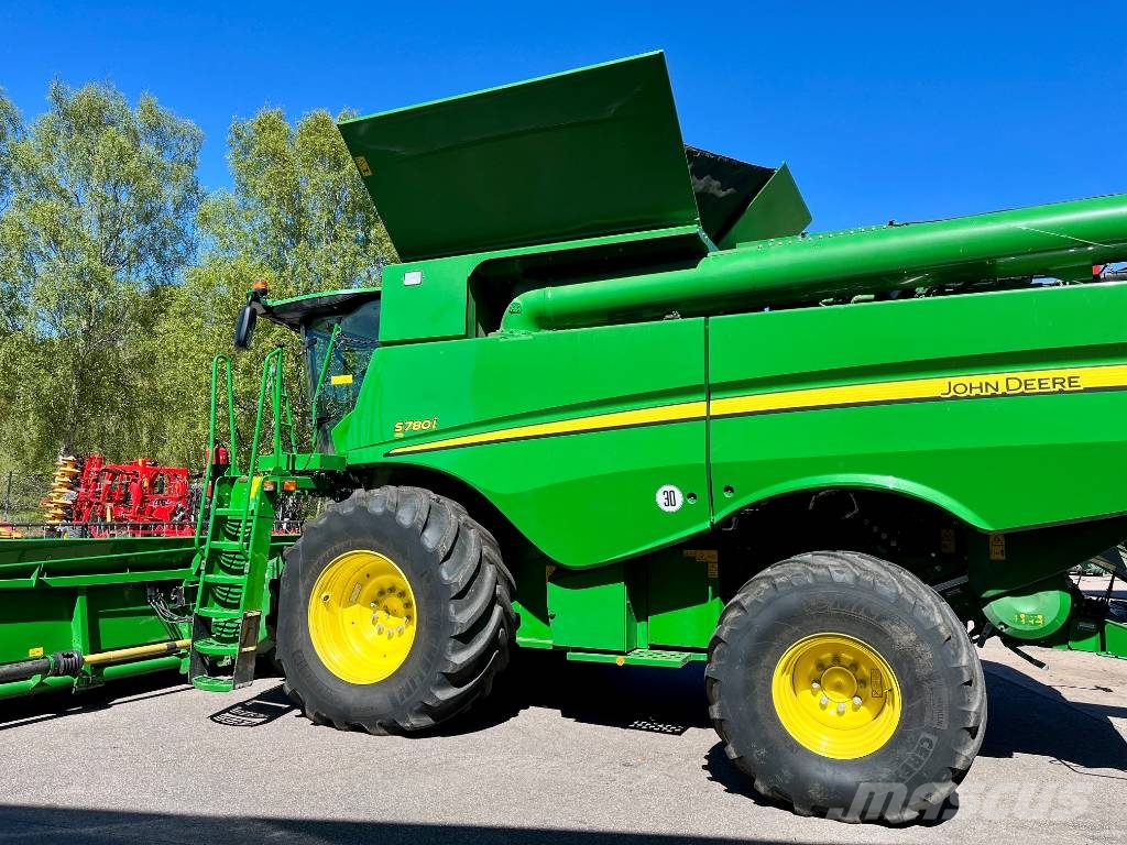 John Deere S 780 Sklízecí mlátičky