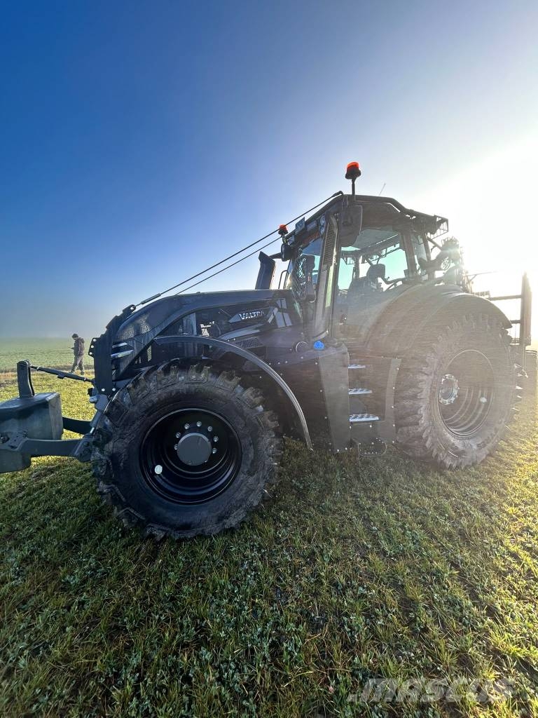 Valtra + Horsch Q265 + MP20 Orman traktörleri
