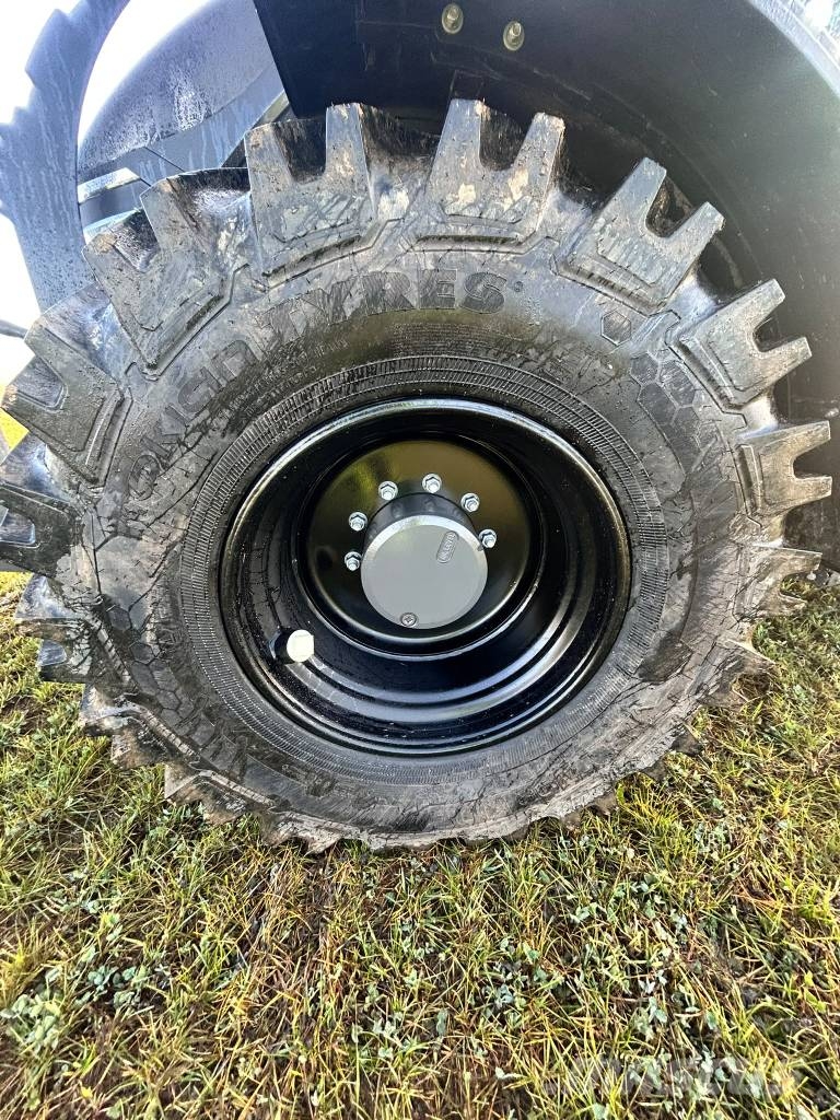 Valtra + Horsch Q265 + MP20 Orman traktörleri